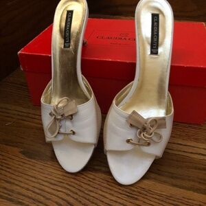 Barely used Claudia Ciutti Sandals with kitten heel. Sz 8Sz